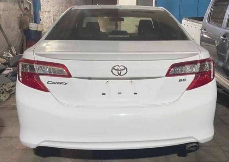 Спойлер на Toyota Camry 3
